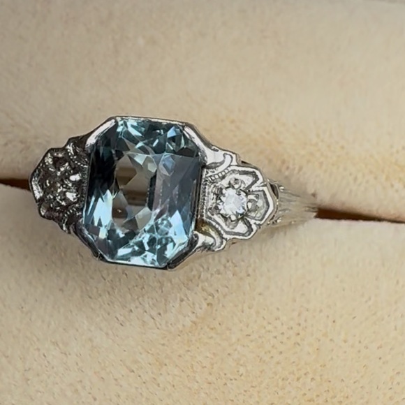 Art Deco Platinum & 14k Yellow Gold Aquamarine & Diamond Ring - Picture 3 of 12